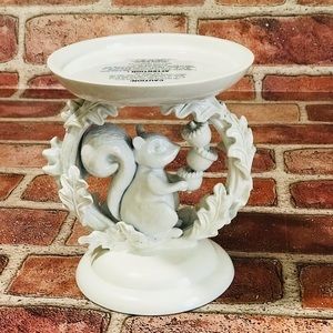 Bath & Body Works Squirrel Fall Leaf Pedestal 3-Wick Candle Holder White Acorn